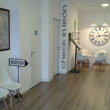 Check In Leon Hostel Buitenkant foto