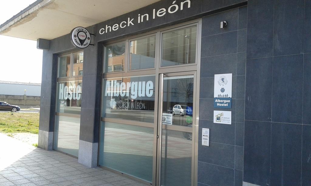 Check In Leon Hostel Buitenkant foto